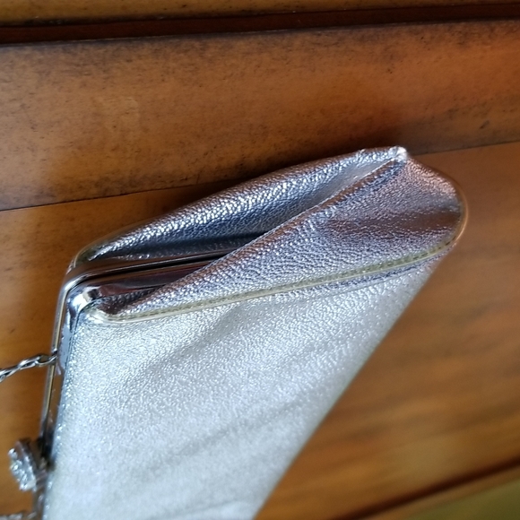 Silver Purse - Picture 5 of 16